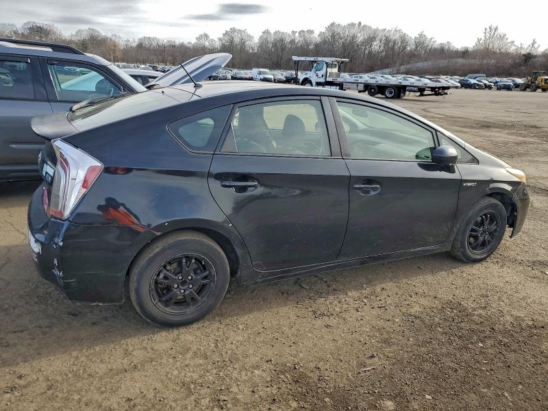Photo 3 from auction – 2013 TOYOTA PRIUS with VIN JTDKN3DU7D0344746