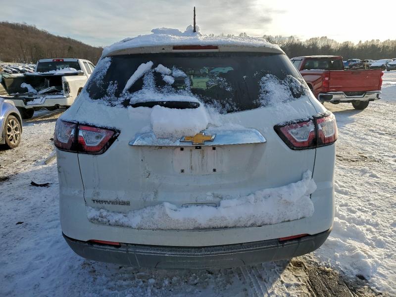 Photo 6 from auction – 2017 CHEVROLET TRAVERSE with VIN 1GNKRFED4HJ257530