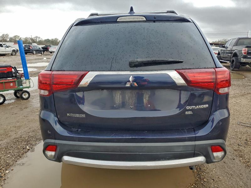 Photo 6 from auction – 2018 MITSUBISHI OUTLANDER with VIN JA4AD3A30JZ046759