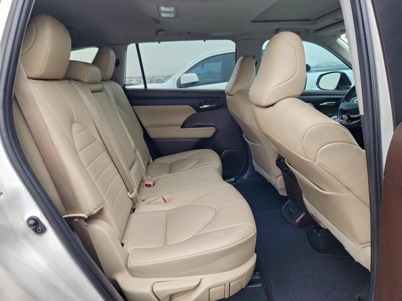 Photo 11 from auction – 2021 TOYOTA HIGHLANDER with VIN 5TDGZRAH0MS031846