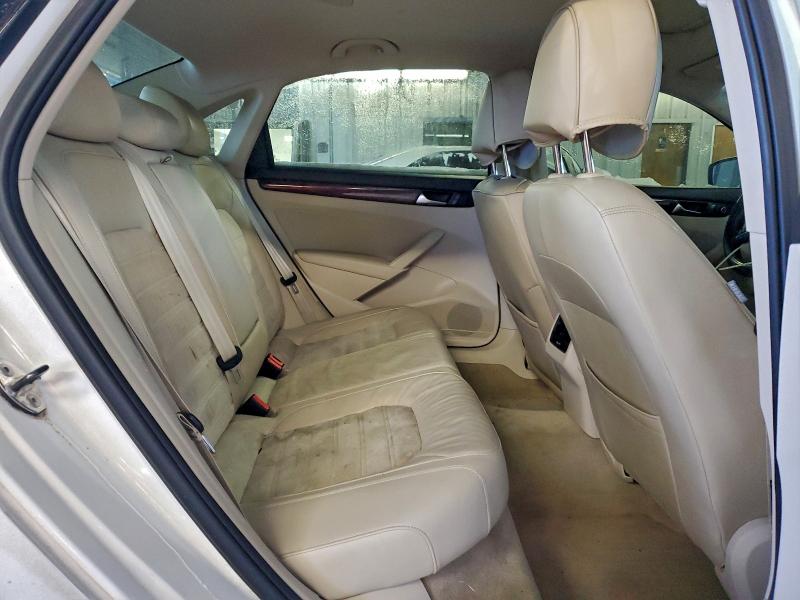 Photo 10 from auction – 2013 VOLKSWAGEN PASSAT with VIN 1VWCN7A3XDC048221
