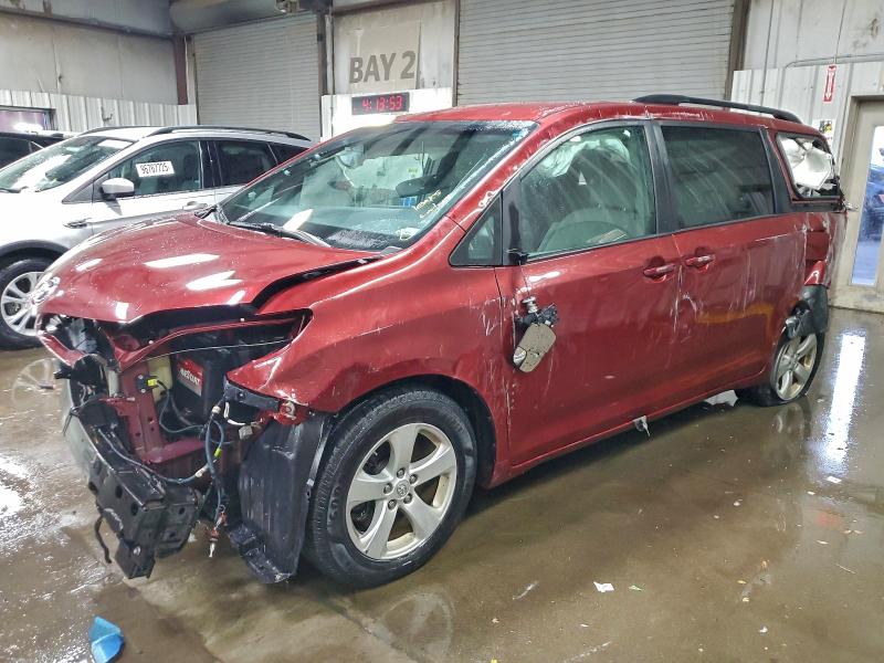 TOYOTA SIENNA LE 2017 with VIN 5TDKZ3DC0HS775086 - Photo from auction