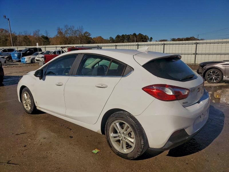 Photo 2 from auction – 2018 CHEVROLET CRUZE LT with VIN 3G1BE6SM5JS634582