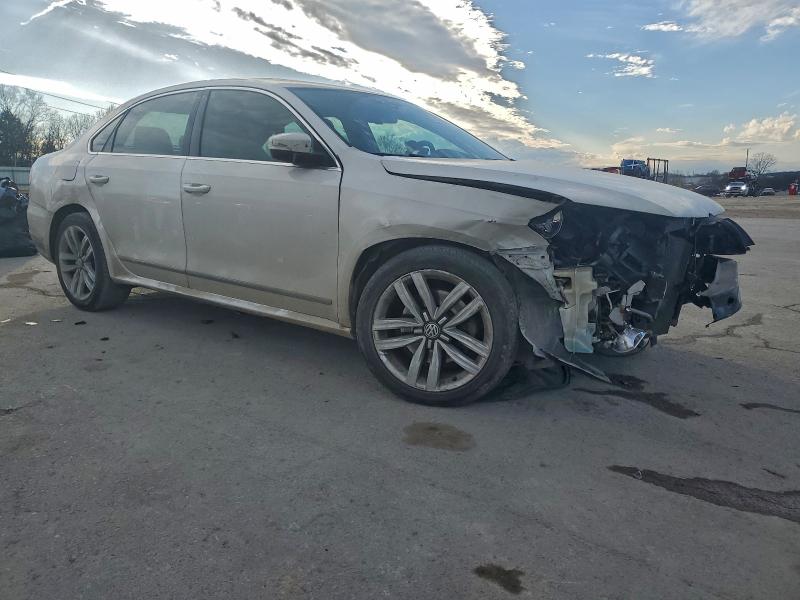 Photo 4 from auction – 2014 VOLKSWAGEN PASSAT SEL with VIN 1VWCN7A35EC064005