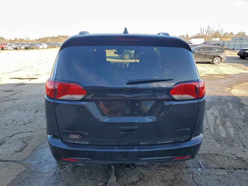 Photo 6 from auction – 2018 CHRYSLER PACIFICA L with VIN 2C4RC1GG9JR260007