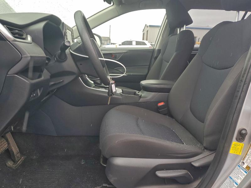 Photo 7 from auction – 2019 TOYOTA RAV4 LE with VIN JTMF1RFV9KD501754