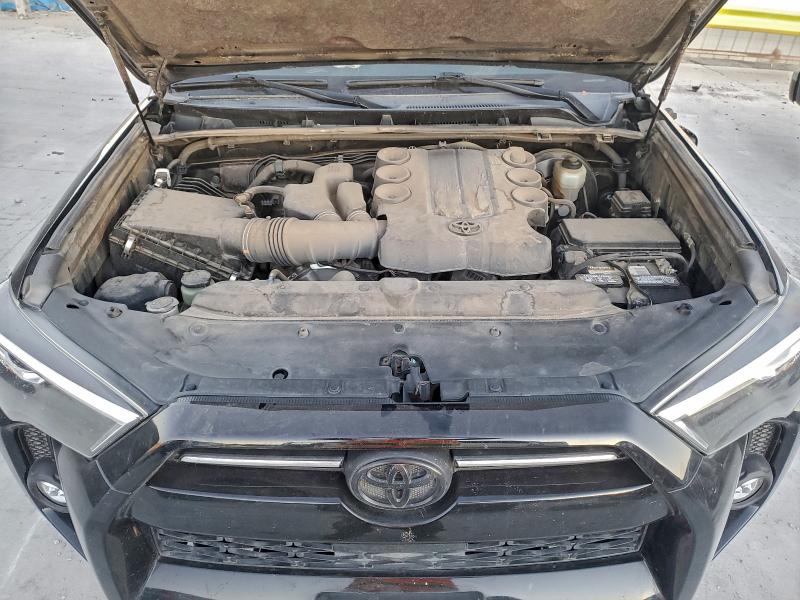 Photo 11 from auction – 2021 TOYOTA 4RUNNER SR with VIN JTEFU5JR4M5234817