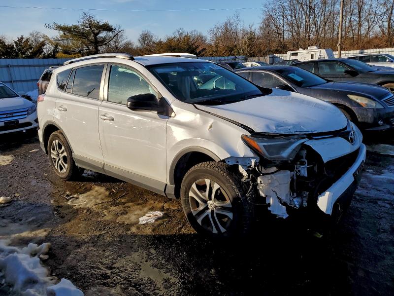 Foto 4 de la subasta – 2016 TOYOTA RAV4 LE con VIN 2T3BFREV2GW490897