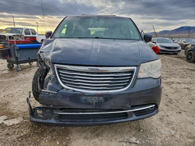 Photo 5 from auction – 2014 CHRYSLER TOWN & COU with VIN 2C4RC1BG7ER271231