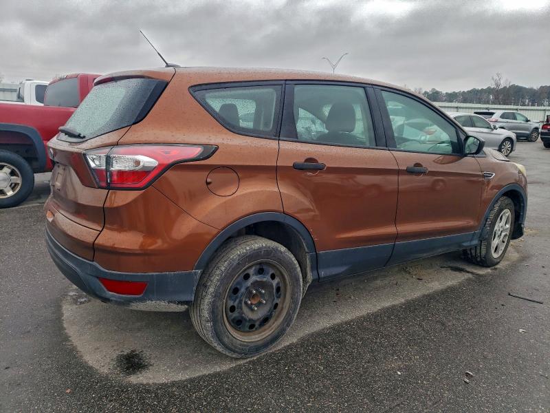Photo 3 from auction – 2017 FORD ESCAPE S with VIN 1FMCU0F71HUA98624