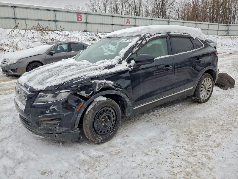 LINCOLN MKC 2019 with VIN 5LMCJ1D98KUL37318 - Photo from auction