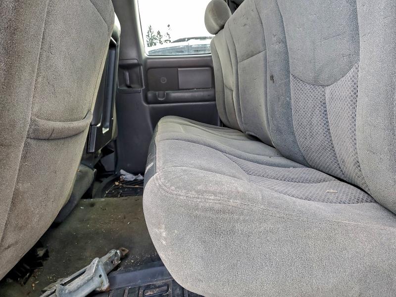 Photo 10 from auction – 2004 CHEVROLET SILVERADO with VIN 2GCEK19T041116022