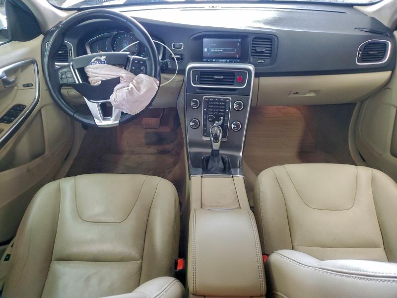 Photo 8 from auction – 2015 VOLVO V60 PREMIE with VIN YV1612SC2F1209392
