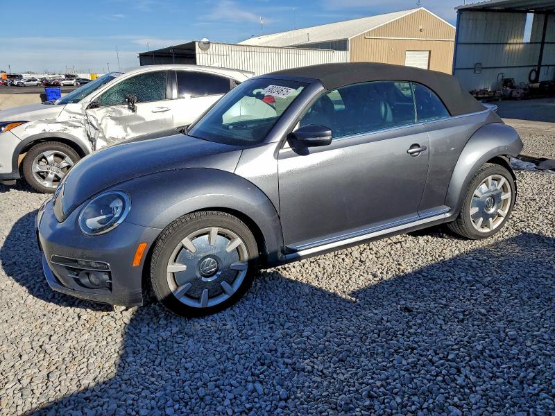 VOLKSWAGEN BEETLE S 2019 with VIN 3VW5DAAT4KM502385 - Photo from auction