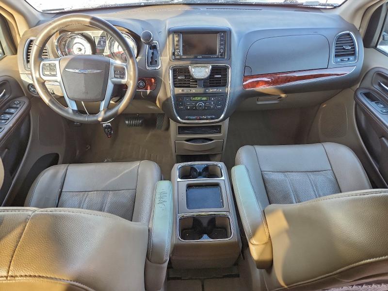Photo 8 from auction – 2013 CHRYSLER TOWN & COU with VIN 2C4RC1CGXDR614692