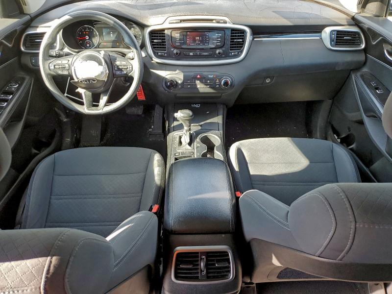 Photo 8 from auction – 2016 KIA SORENTO LX with VIN 5XYPG4A39GG058445