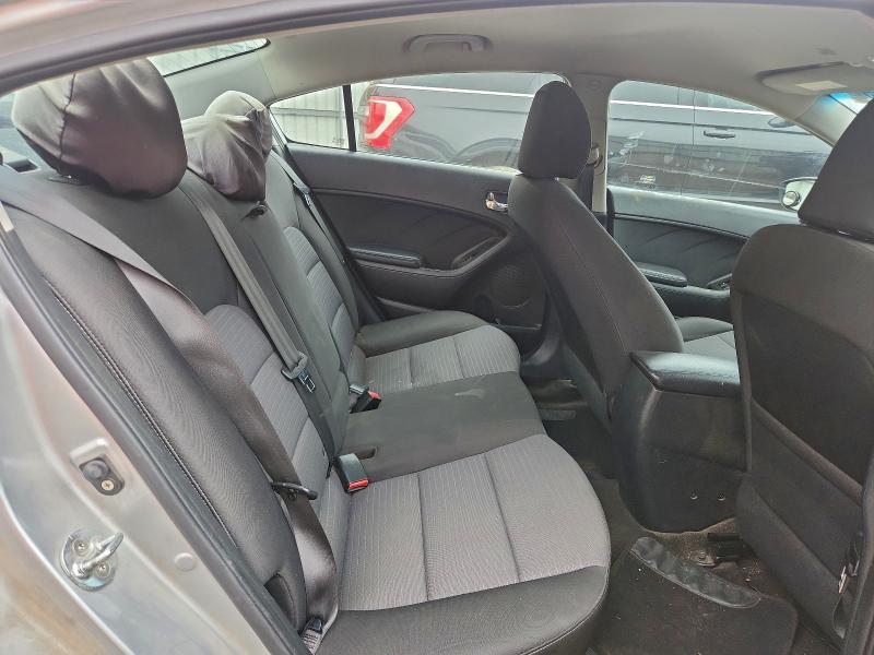 Photo 10 from auction – 2016 KIA FORTE LX with VIN KNAFX4A66G5558395