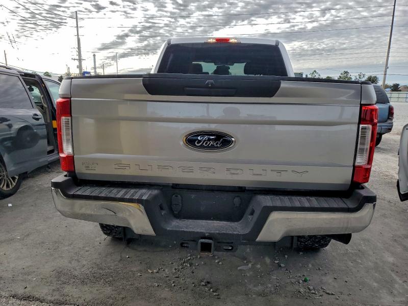 Photo 6 from auction – 2018 FORD F250 SUPER with VIN 1FT7W2B66JEB16396