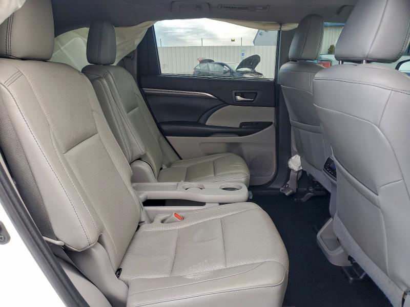 Photo 11 from auction – 2019 TOYOTA HIGHLANDER with VIN 5TDDZRFH8KS977766