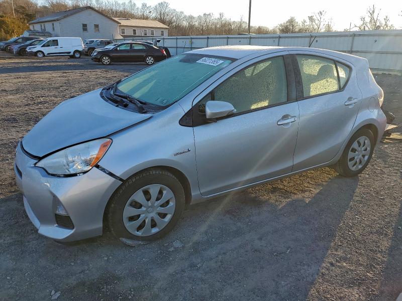 TOYOTA PRIUS C 2014 with VIN JTDKDTB37E1077973 - Photo from auction