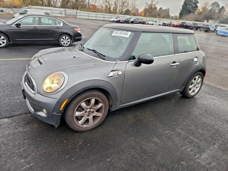 MINI COOPER S 2010 with VIN WMWMF7C53ATZ73614 - Photo from auction