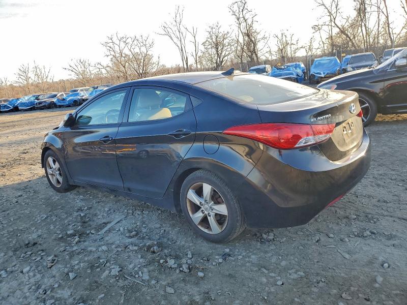 Photo 2 from auction – 2013 HYUNDAI ELANTRA GL with VIN 5NPDH4AE2DH444792