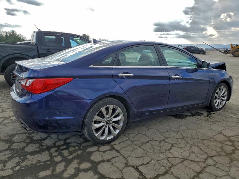Foto 3 de la subasta – 2011 HYUNDAI SONATA SE con VIN 5NPEC4AC2BH035044