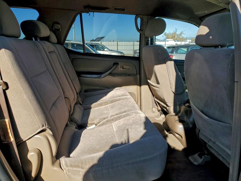 Photo 11 from auction – 2001 TOYOTA SEQUOIA SR with VIN 5TDBT44A81S016651