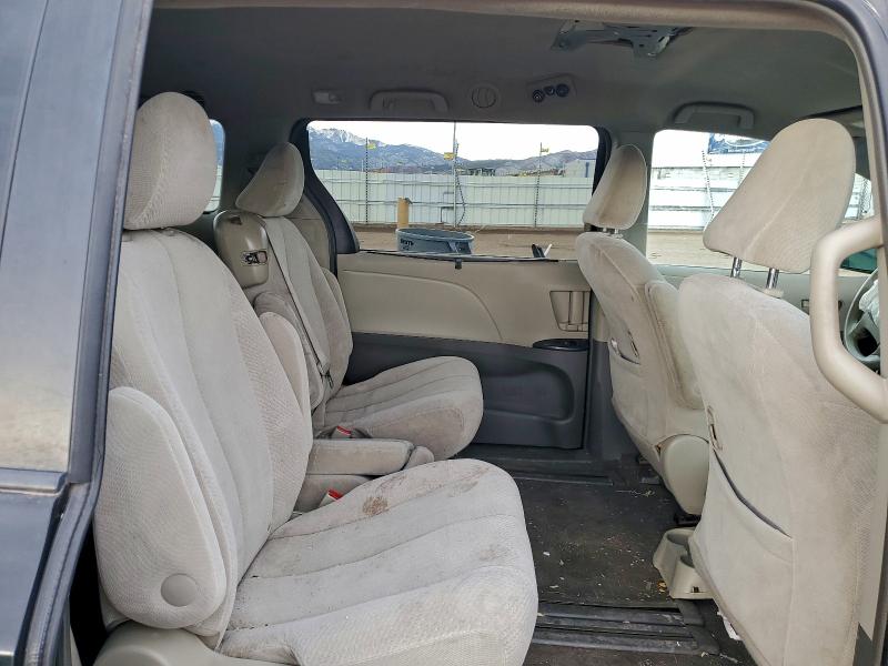 Photo 11 from auction – 2011 TOYOTA SIENNA LE with VIN 5TDKK3DCXBS030972