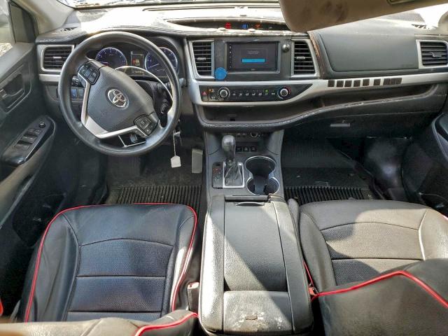 Photo 8 from auction – 2019 TOYOTA HIGHLANDER with VIN 5TDBZRFH2KS963711