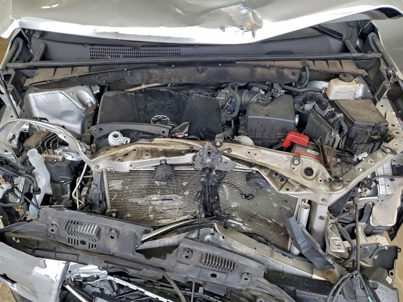 Photo 12 from auction – 2018 TOYOTA HIGHLANDER with VIN 5TDJZRFH4JS809401