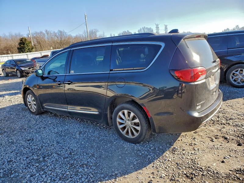 Photo 2 from auction – 2017 CHRYSLER PACIFICA T with VIN 2C4RC1BG9HR611242