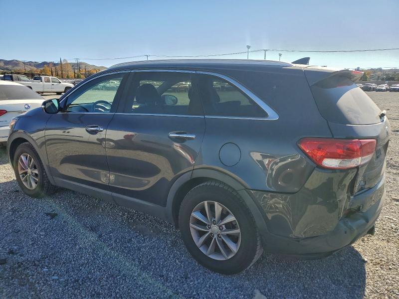 Photo 2 from auction – 2018 KIA SORENTO LX with VIN 5XYPG4A38JG427769