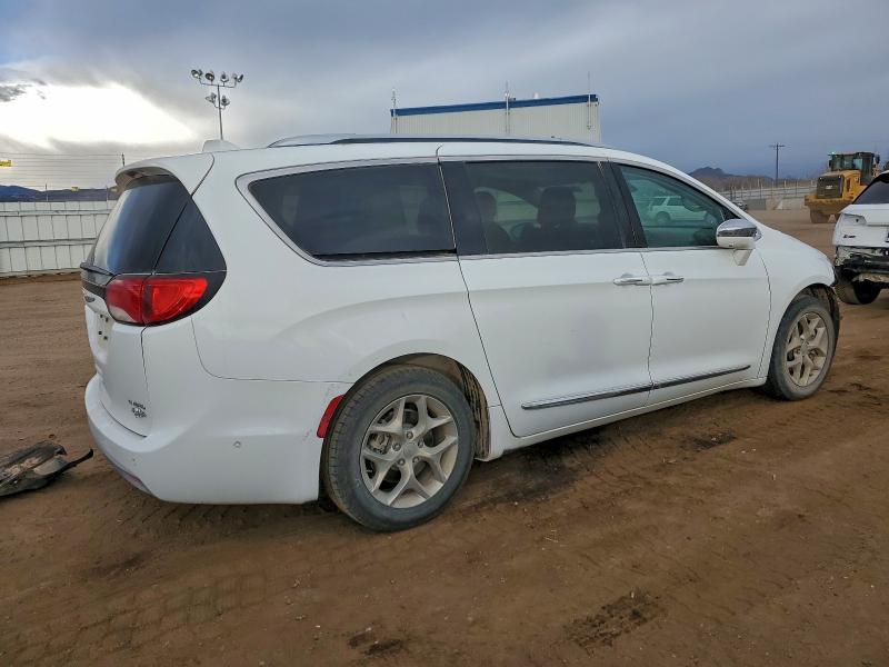 Photo 3 from auction – 2017 CHRYSLER PACIFICA L with VIN 2C4RC1GG0HR577796
