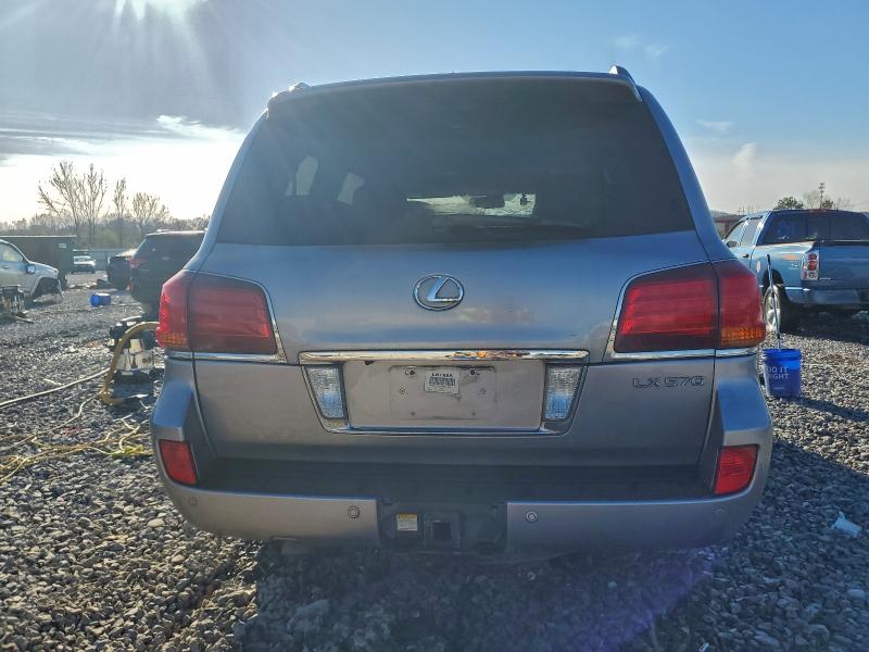 Photo 6 from auction – 2011 LEXUS LX 570 with VIN JTJHY7AXXB4081033
