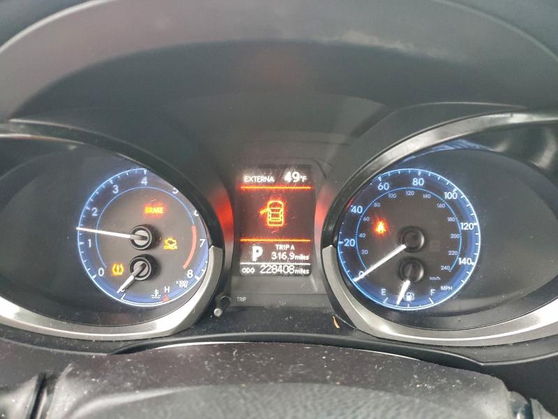 Photo 9 from auction – 2015 TOYOTA COROLLA with VIN 5YFBURHE2FP365571