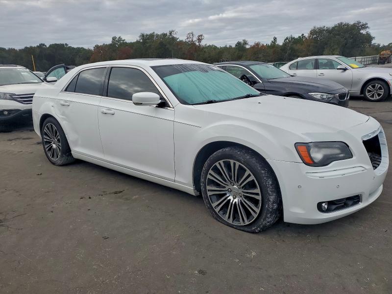 Photo 4 from auction – 2013 CHRYSLER 300 S with VIN 2C3CCABGXDH504310