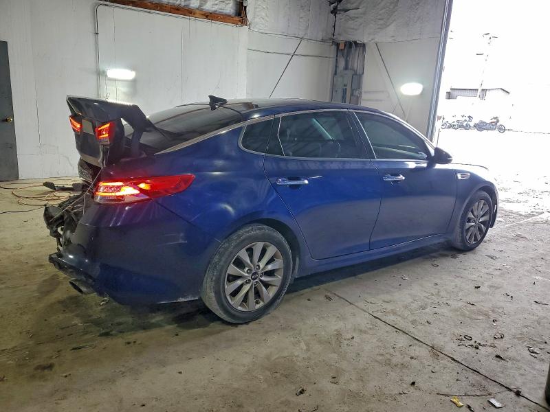 Foto 3 de la subasta – 2016 KIA OPTIMA EX con VIN 5XXGU4L33GG112221
