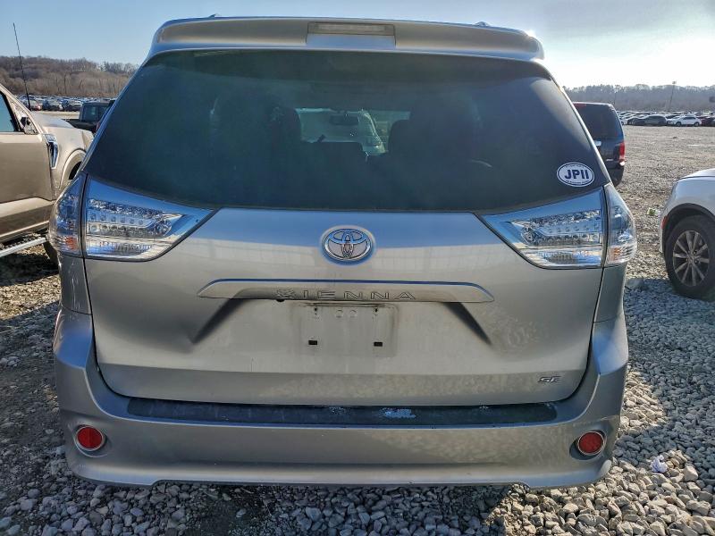 Photo 6 from auction – 2017 TOYOTA SIENNA SE with VIN 5TDXZ3DC0HS858880