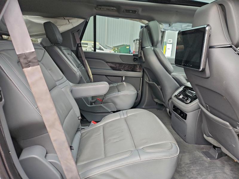 Photo 11 from auction – 2018 LINCOLN NAVIGATOR with VIN 5LMJJ2LT7JEL13238