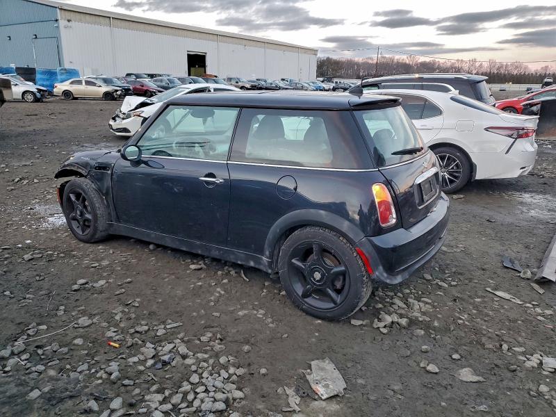 Photo 2 from auction – 2006 MINI COOPER with VIN WMWRC33546TK66052