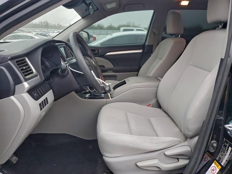 Photo 7 from auction – 2017 TOYOTA HIGHLANDER with VIN 5TDZARFHXHS029732