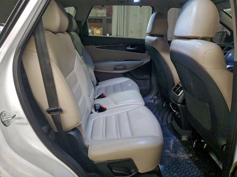 Photo 11 from auction – 2019 KIA SORENTO with VIN 5XYPH4A5XKG500768
