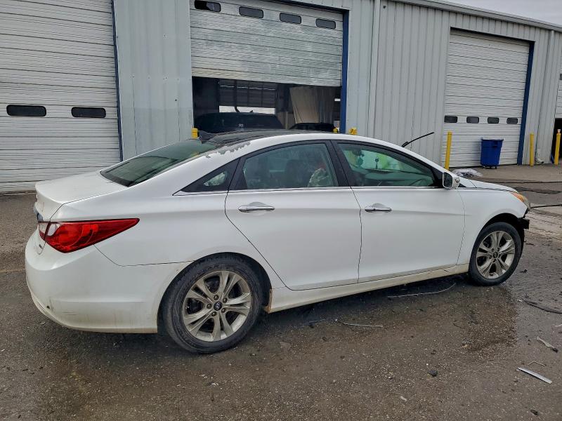 Photo 3 from auction – 2013 HYUNDAI SONATA SE with VIN 5NPEC4AC3DH537791