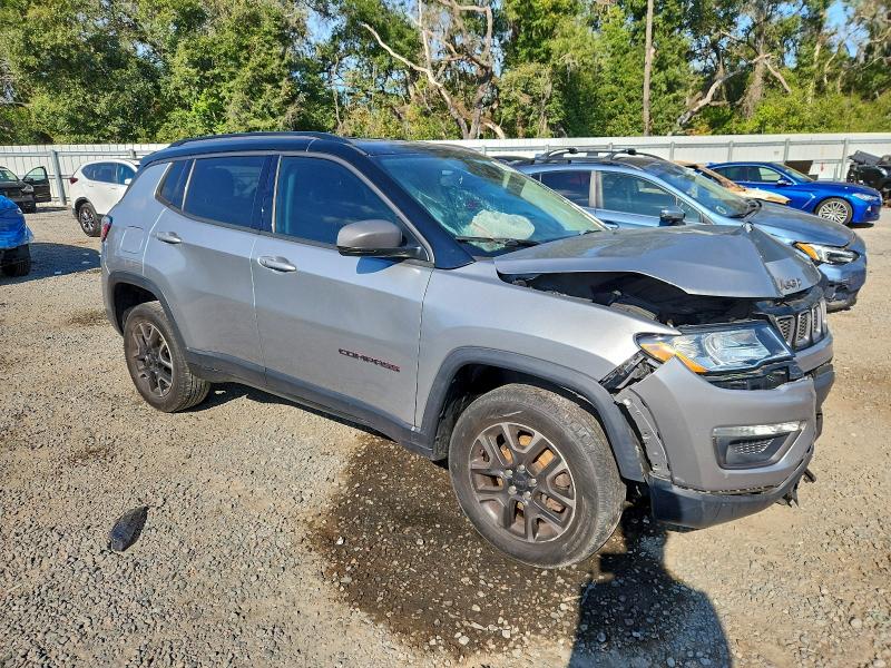 Photo 4 from auction – 2019 JEEP COMPASS with VIN 3C4NJDDB4KT739660