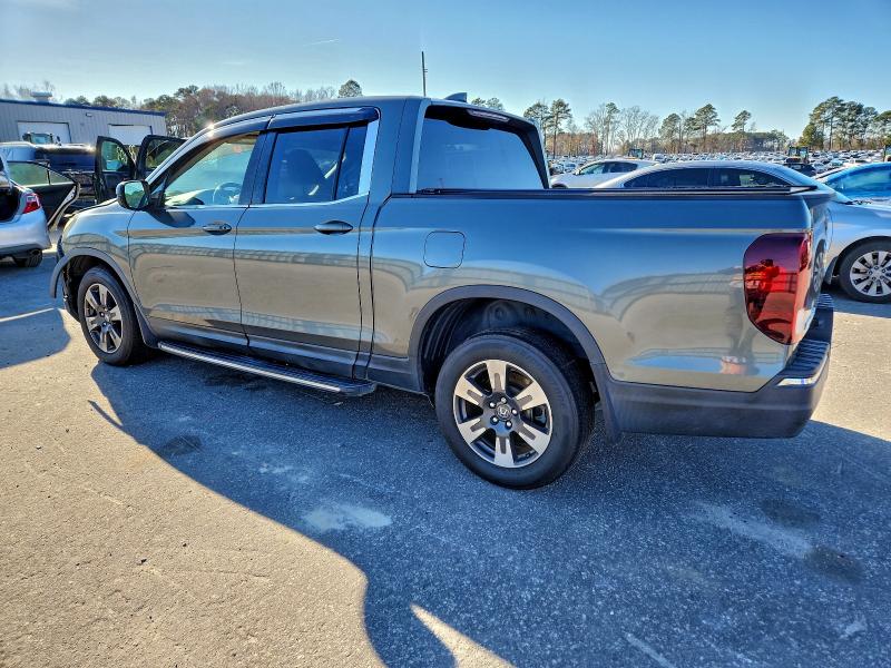 Photo 2 from auction – 2017 HONDA RIDGELINE with VIN 5FPYK3F64HB023585
