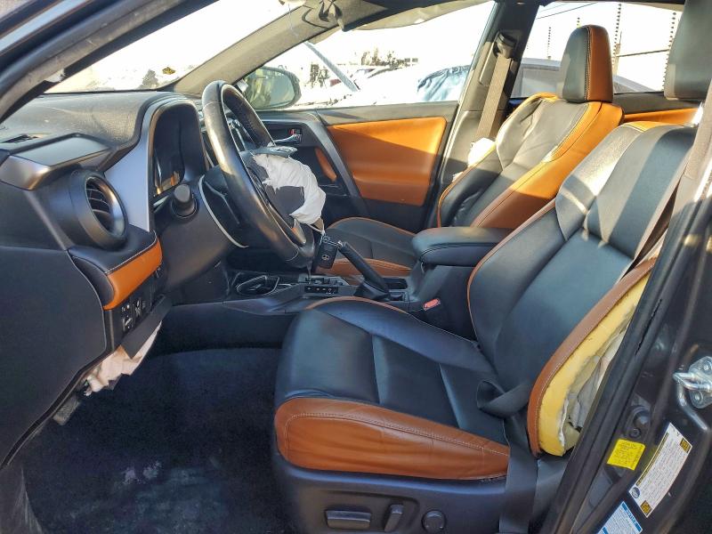 Photo 7 from auction – 2018 TOYOTA RAV4 SE with VIN JTMJFREV0JJ212646