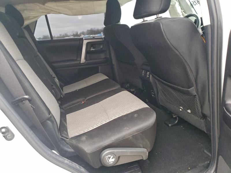 Photo 11 from auction – 2016 TOYOTA 4RUNNER SR with VIN JTEBU5JR4G5300799