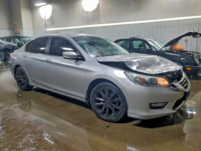 Photo 4 from auction – 2014 HONDA ACCORD with VIN 1HGCR2F52EA134786
