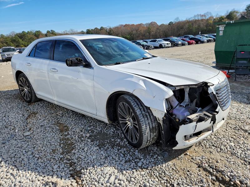 Photo 4 from auction – 2014 CHRYSLER 300 S with VIN 2C3CCABG5EH141996